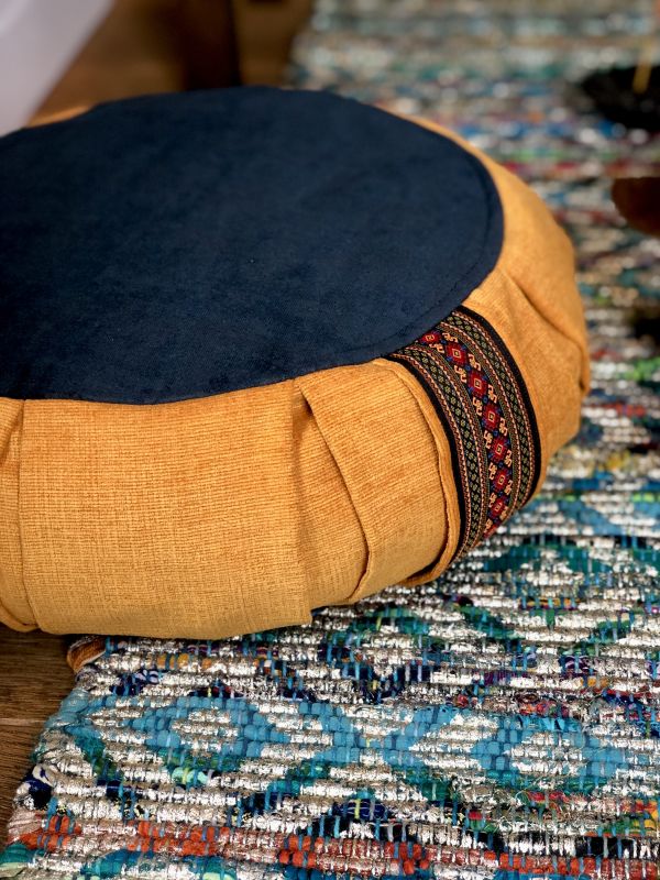 Poduszki do jogi i medytacji – logotosowe – 02