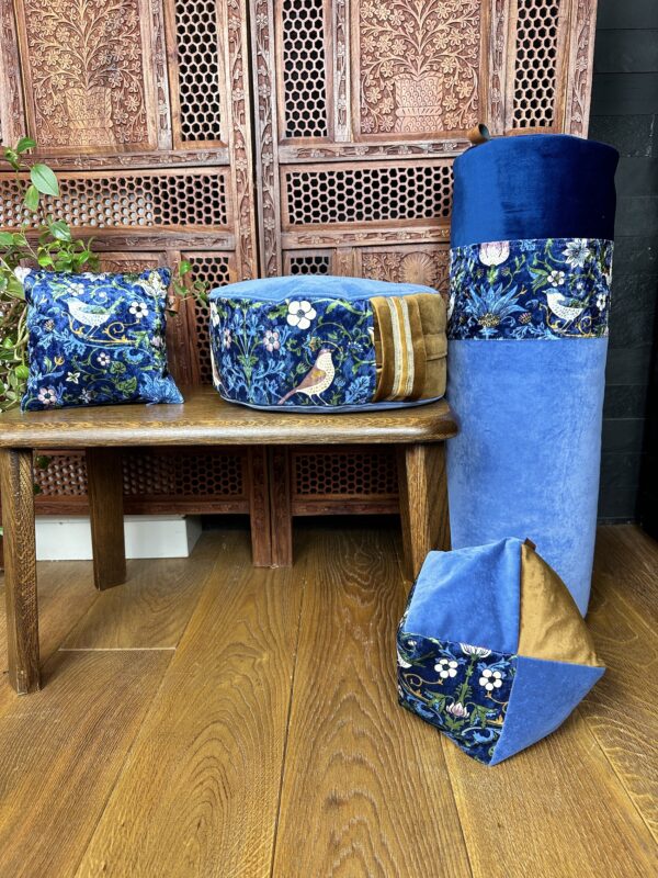 Duży wałek OGRÓD Z PTAKAMI GRANAT