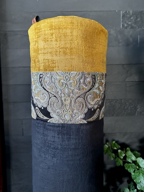 Duży wałek CZARNY ORNAMENT