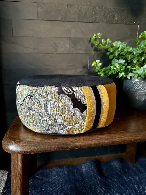 Zafu CZARNY ORNAMENT