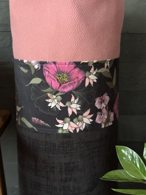 Duży wałek SUBTELNE KWIATY